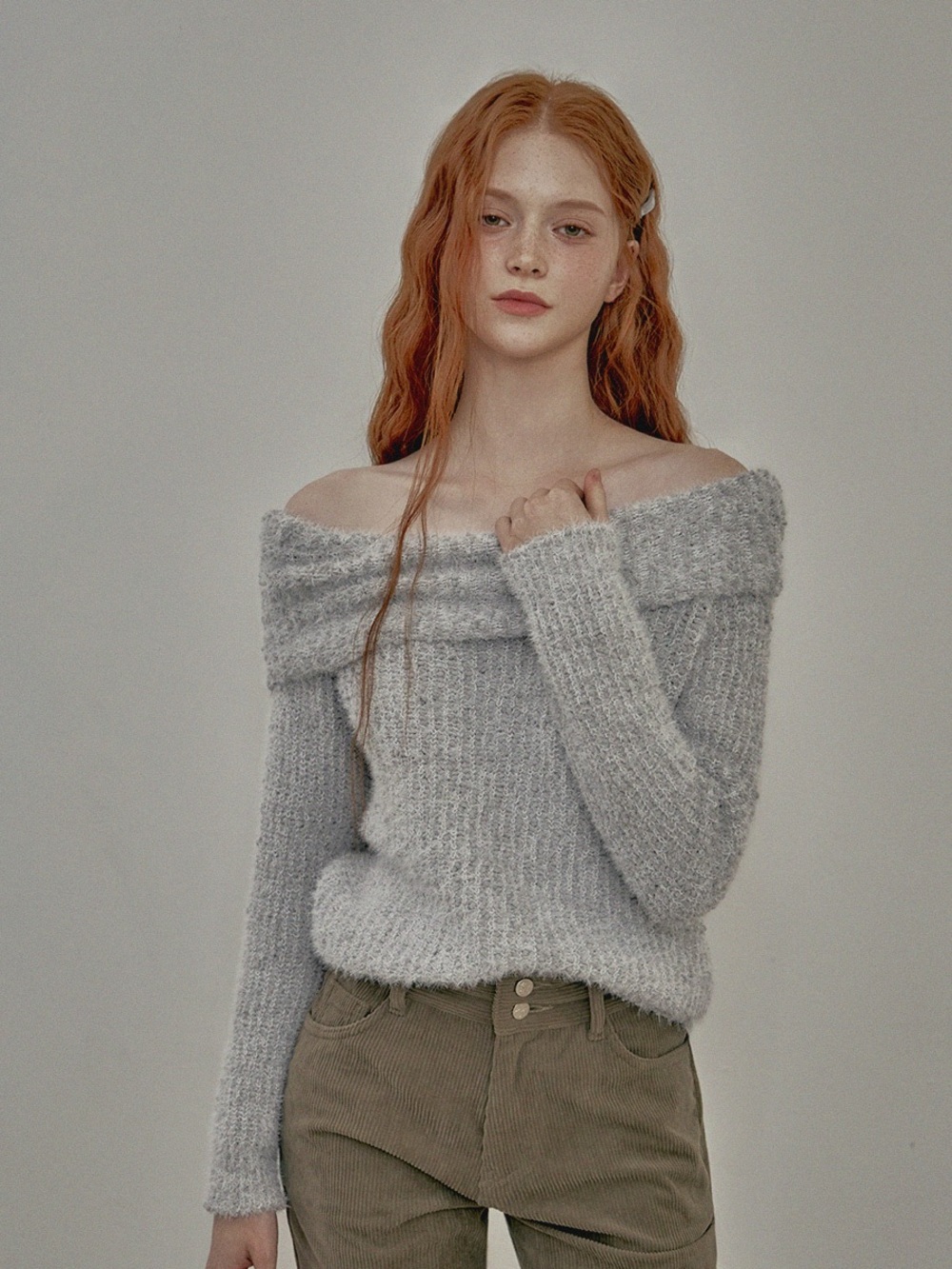 Twee Off-Shoulder Cozy Knit Sweater in Light Gray